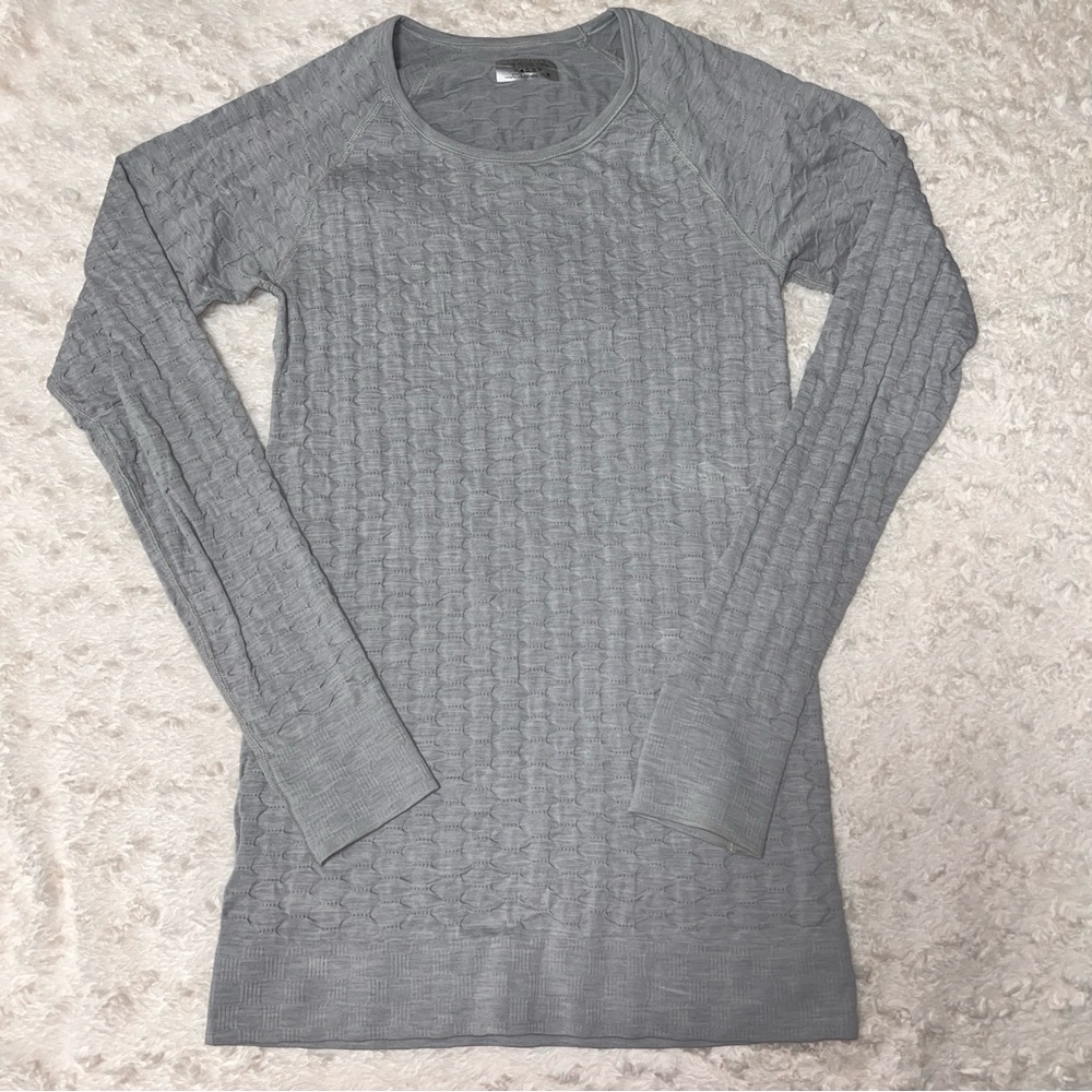 Women’s Athleta long sleeve top; grey size medium